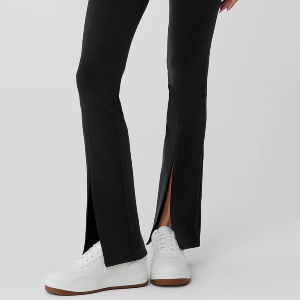 Alo Airbrush High-Waist Flutter Legging Size L in Black